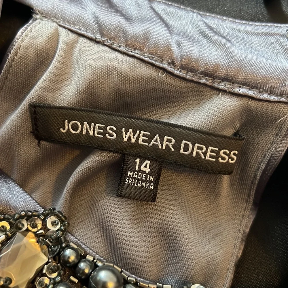 Dress - Picture 4 of 5